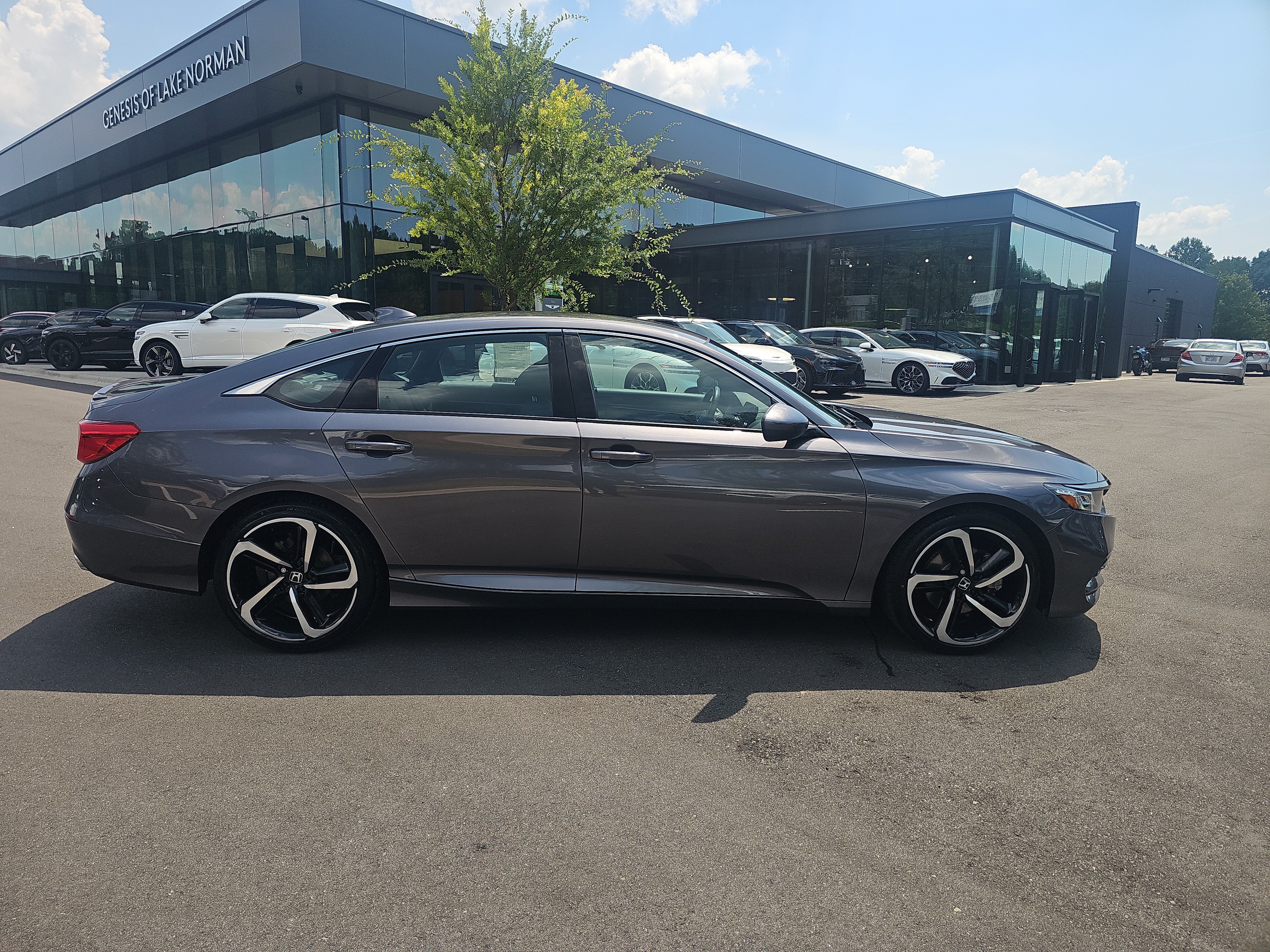 Used 2018 Modern Steel Metallic Honda Sport 1.5T image 4