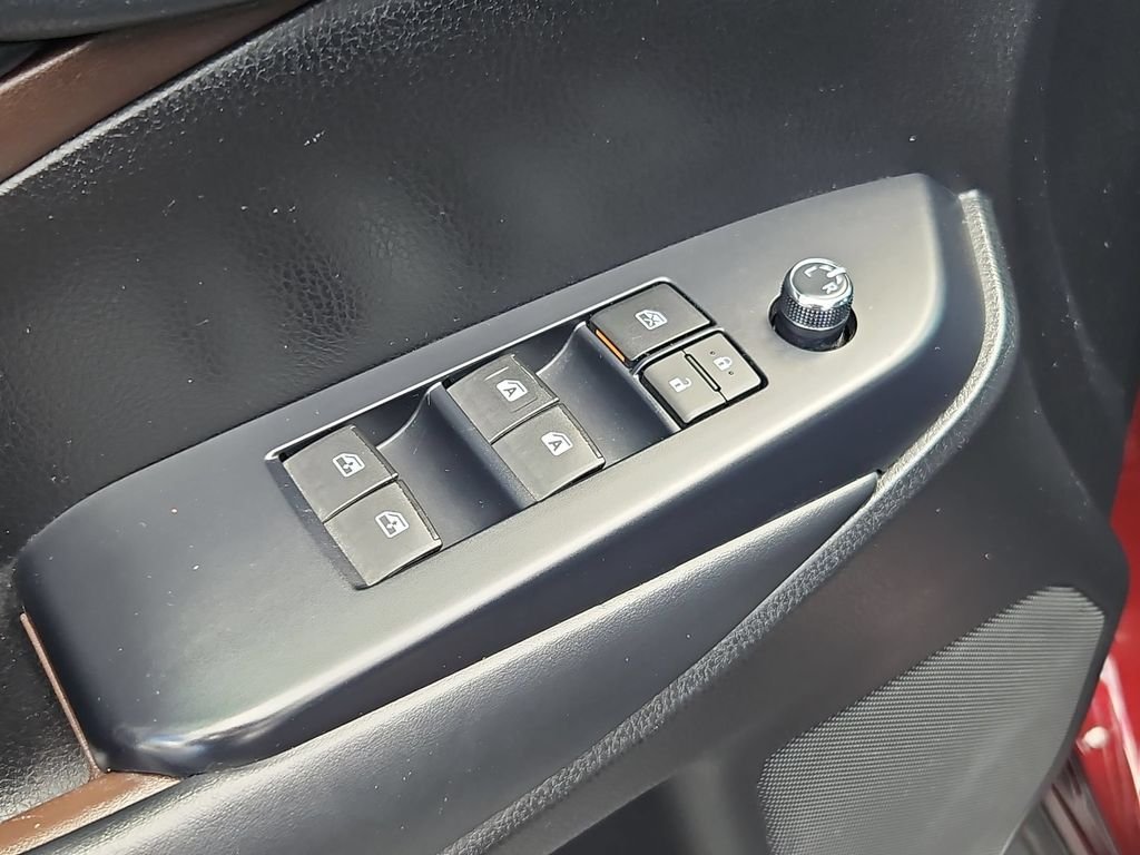 Used 2019 Salsa Red Pearl Toyota XLE image 11