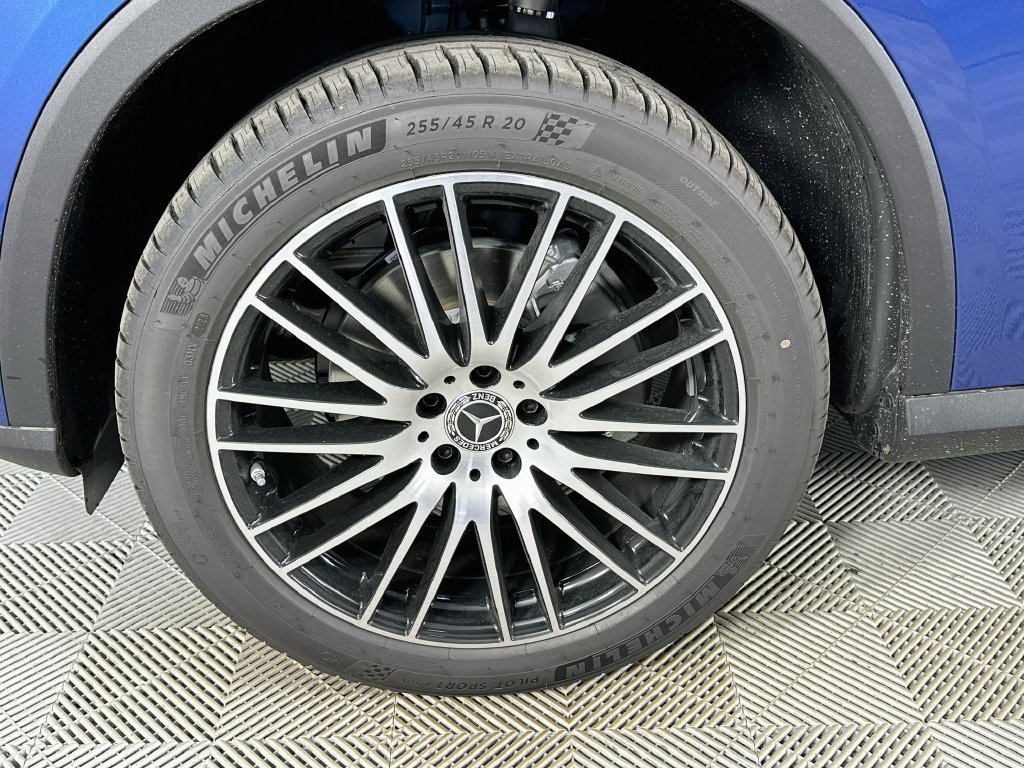 New 2027 Blue Mercedes-Benz GLC 300 image 32