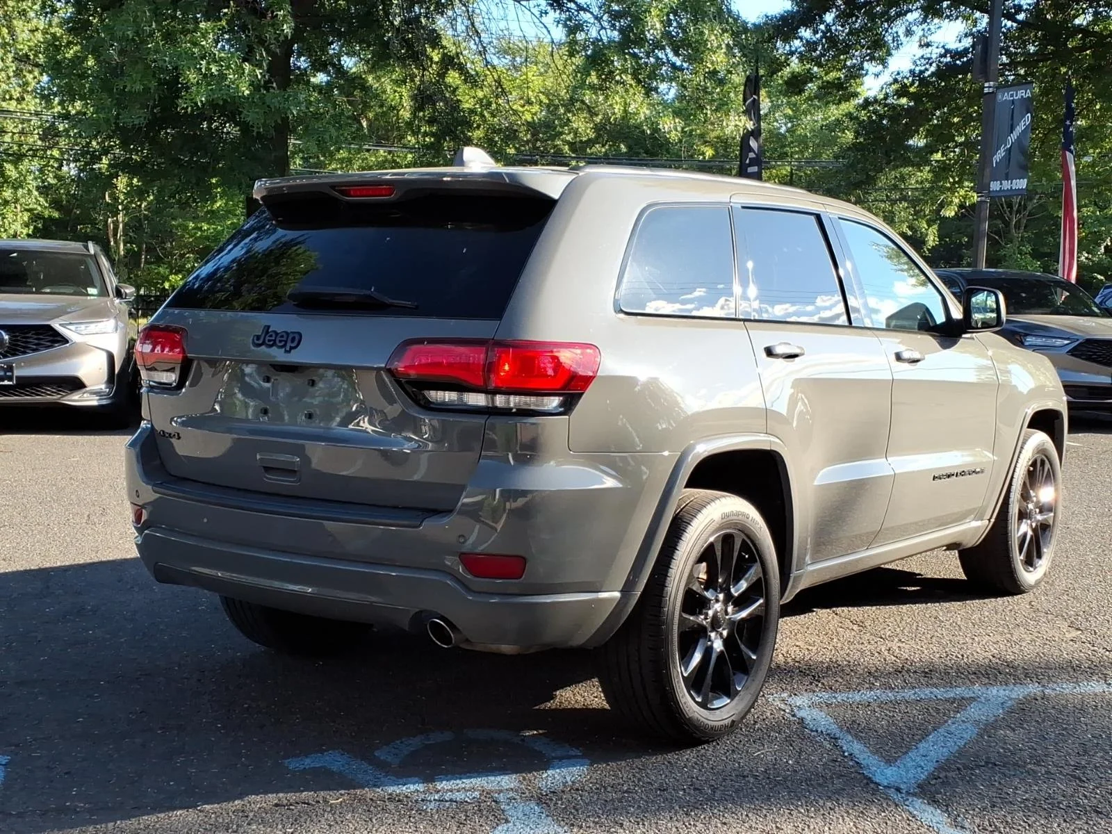 Used 2021 Granite Crystal Metallic Clear Coat Jeep Laredo X image 4