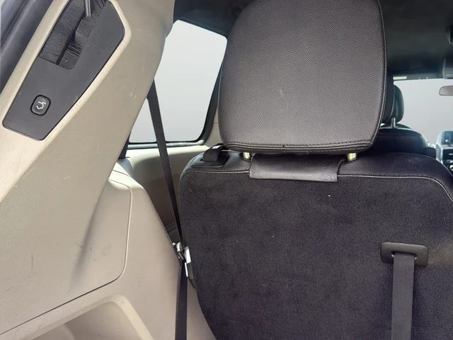 Used 2019 White Dodge SXT image 30