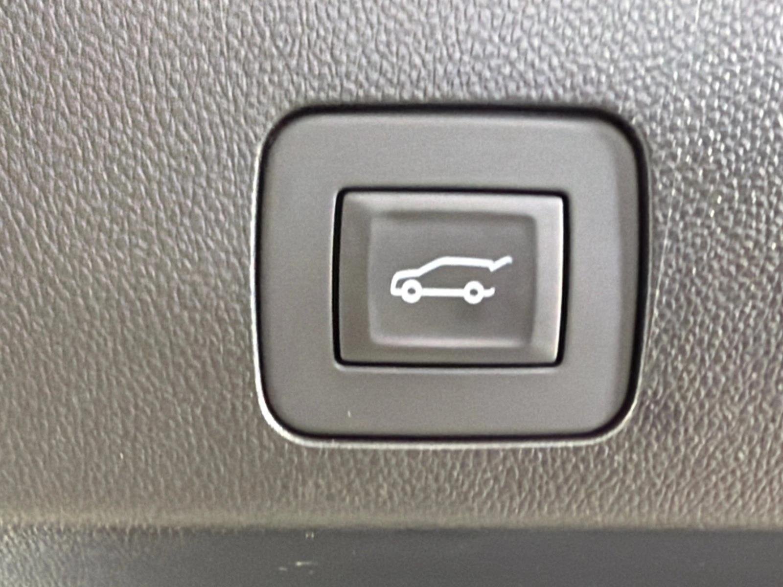 Used 2025 Ebony Twilight Metallic Buick Preferred image 19
