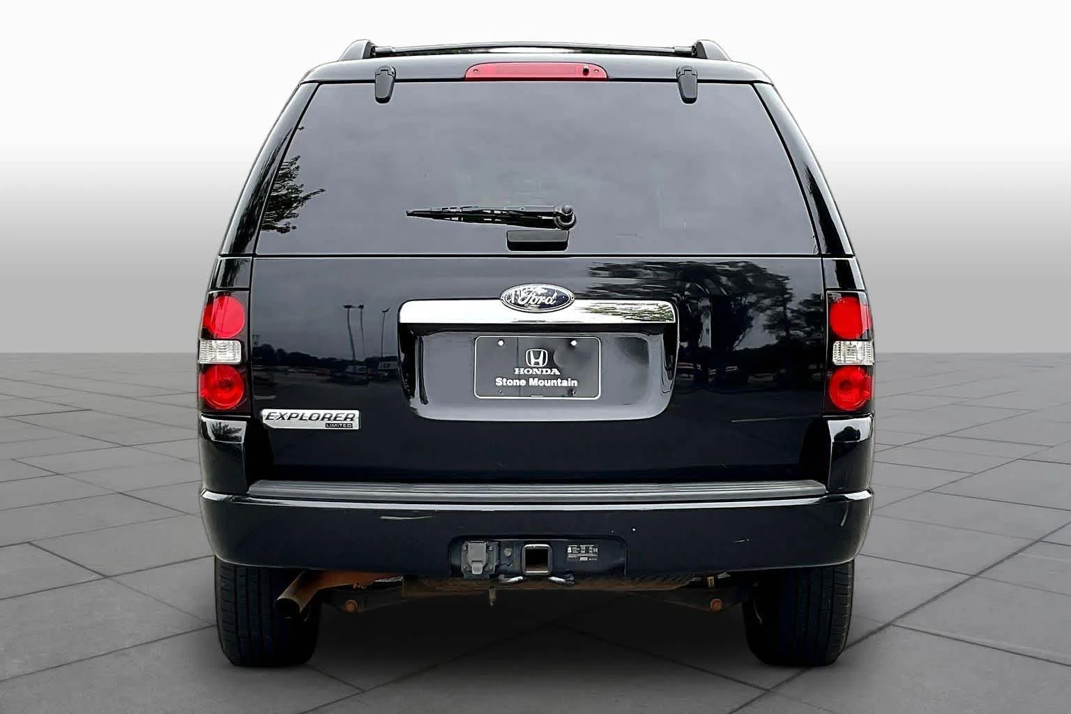 Used 2009 Black Ford Limited image 4