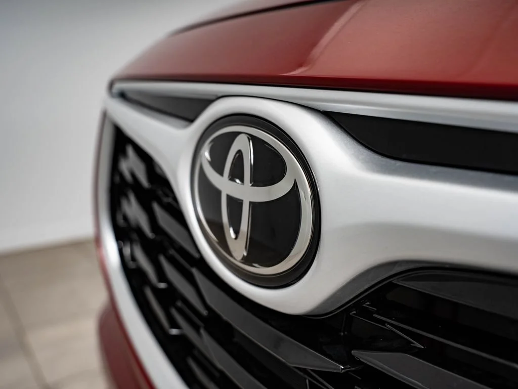 Used 2023 Ruby Flare Pearl Toyota LE image 3