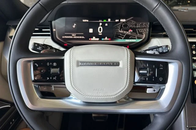 New 2026 Ostuni Pearl White Land Rover SE image 23