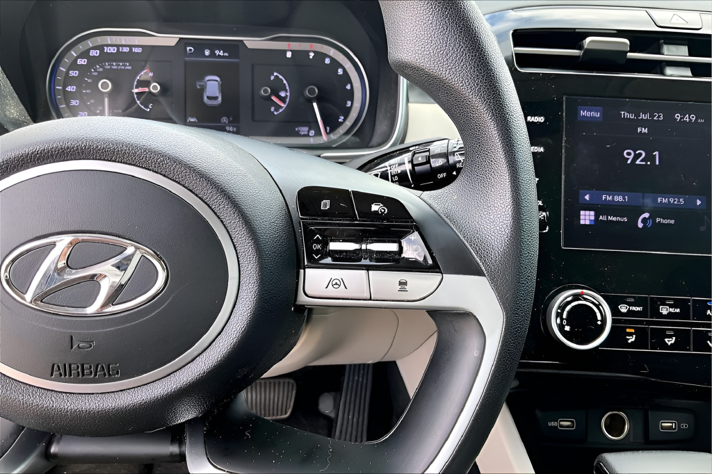 Used 2022 Silver Hyundai SEL image 11