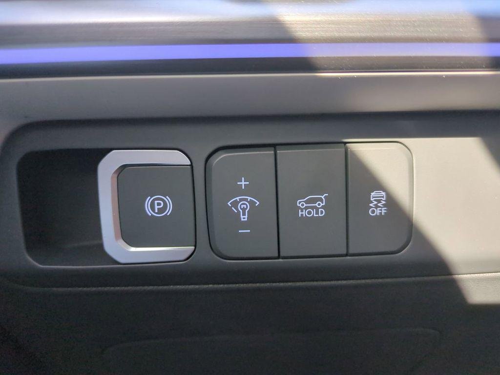 New 2026 White Hyundai Calligraphy FWD image 30