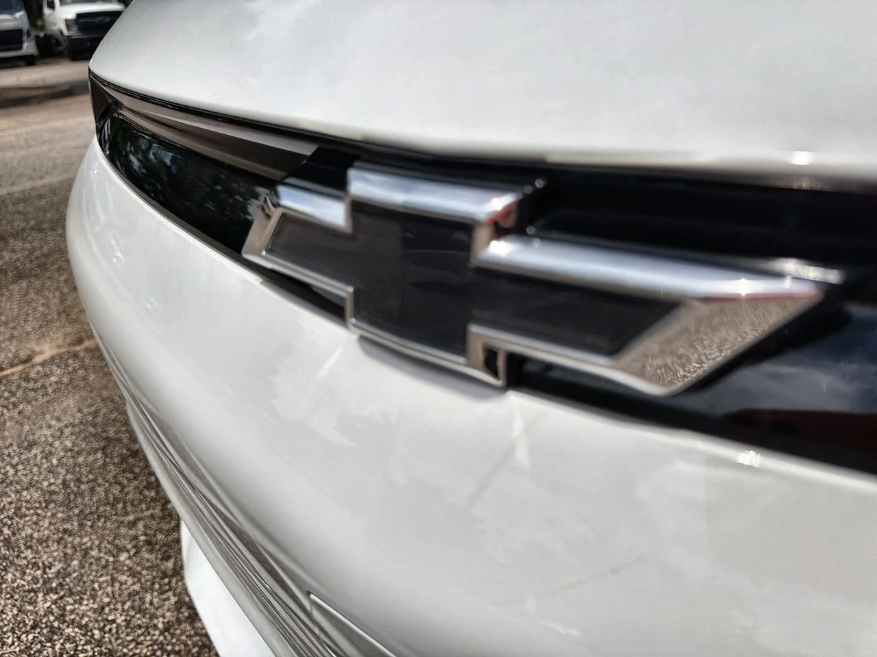 New 2027 Summit White Chevrolet LT image 26