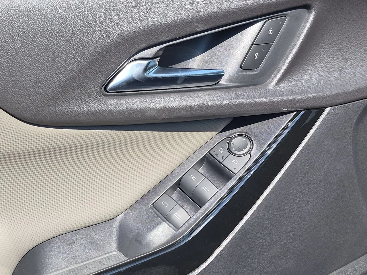 New 2027 Mosaic Black Metallic Chevrolet LT image 24