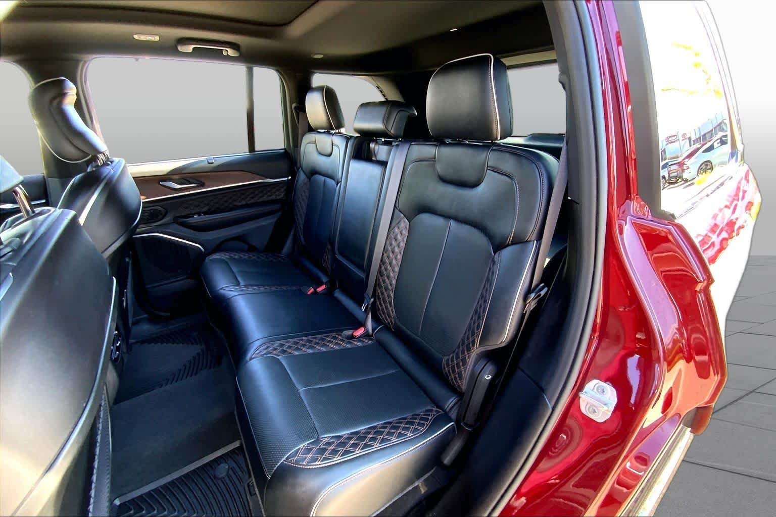 Used 2022 Velvet Red Pearlcoat Jeep Summit image 19