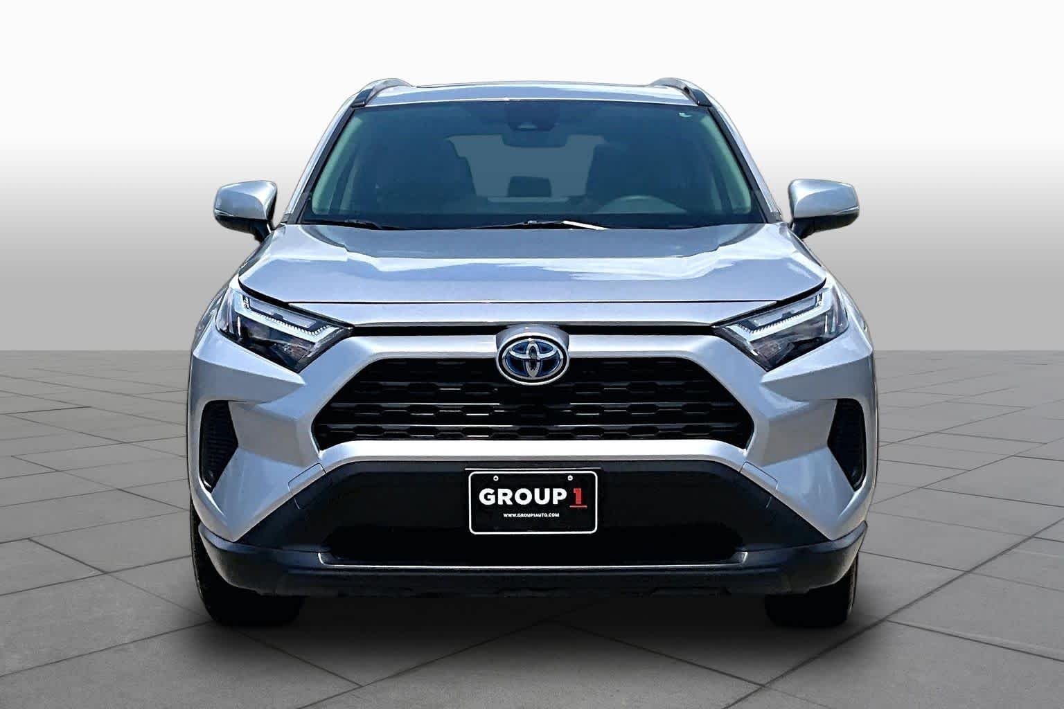 Used 2022 Silver Sky Metallic Toyota Hybrid XLE image 4