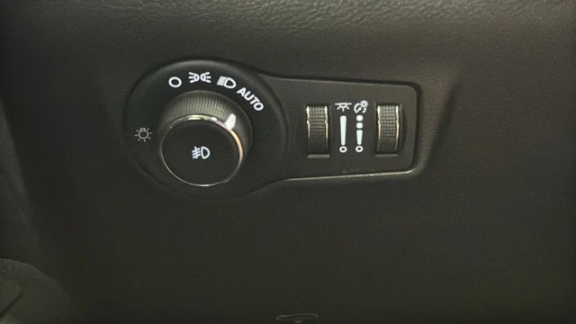 Used 2023 Diamond Black Jeep Trailhawk image 28