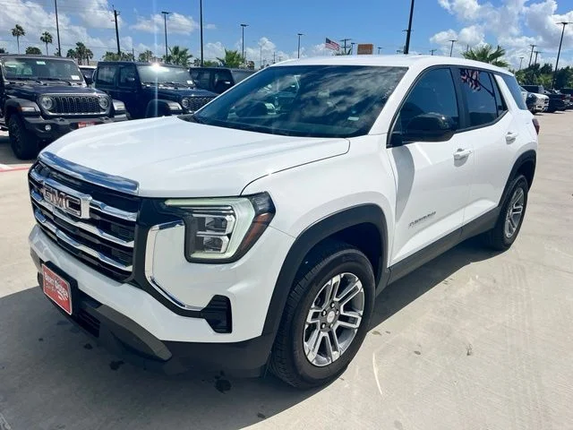 Used 2026 White GMC Elevation image 3