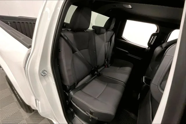 2025 Toyota Tacoma SR5 - Photo 25