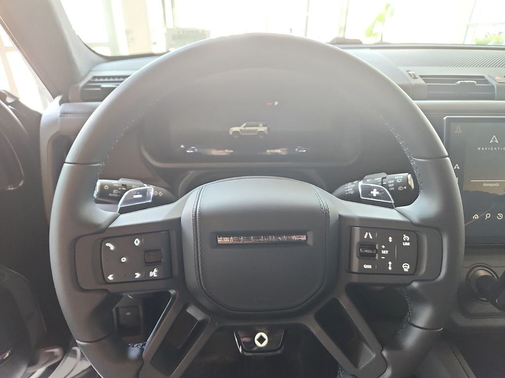 New 2026 Narvik Black Land Rover OCTA image 9