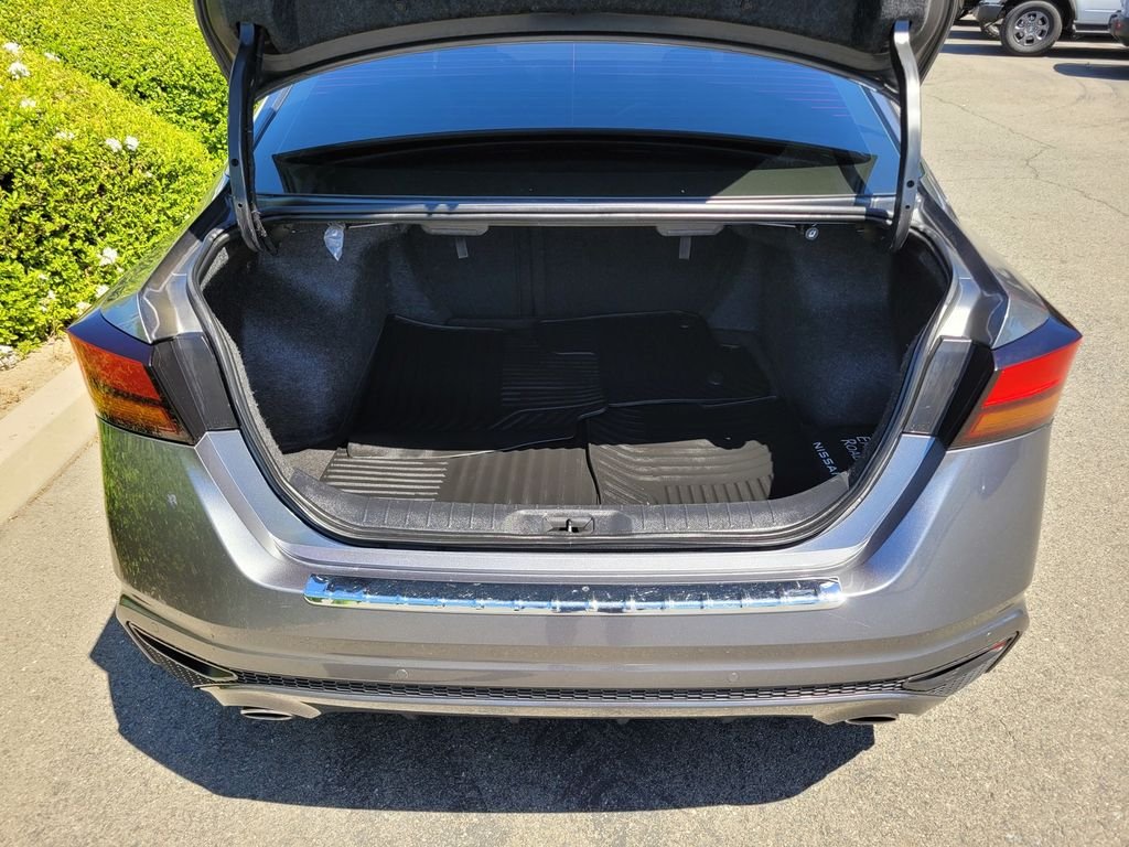 Certified Used 2023 Gun Metallic Nissan 2.5 SL image 11