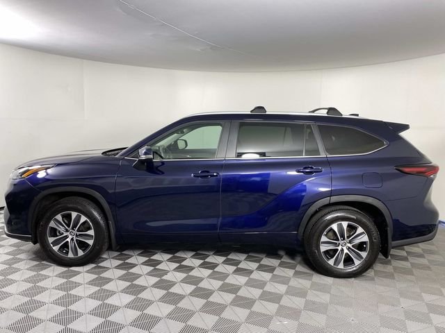 Used 2024 Blue Toyota XLE image 5