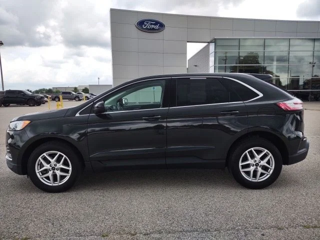 Certified Used 2023 Green Metallic Ford SEL image 2