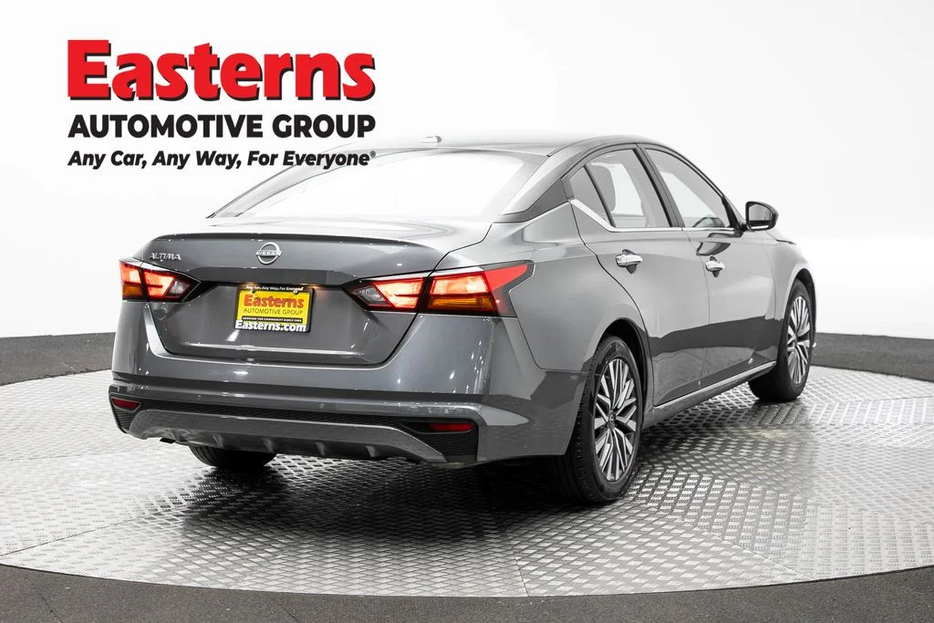 Used 2025 Gray Nissan 2.5 SV image 5