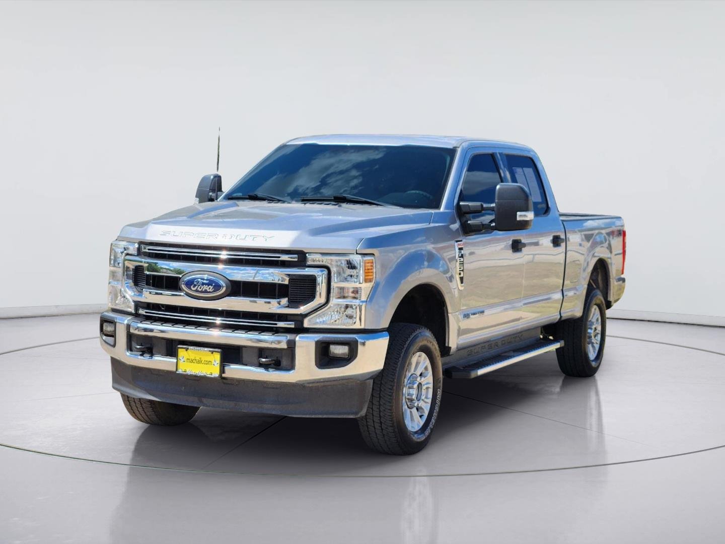 Used 2020 Iconic Silver Ford XLT image 3