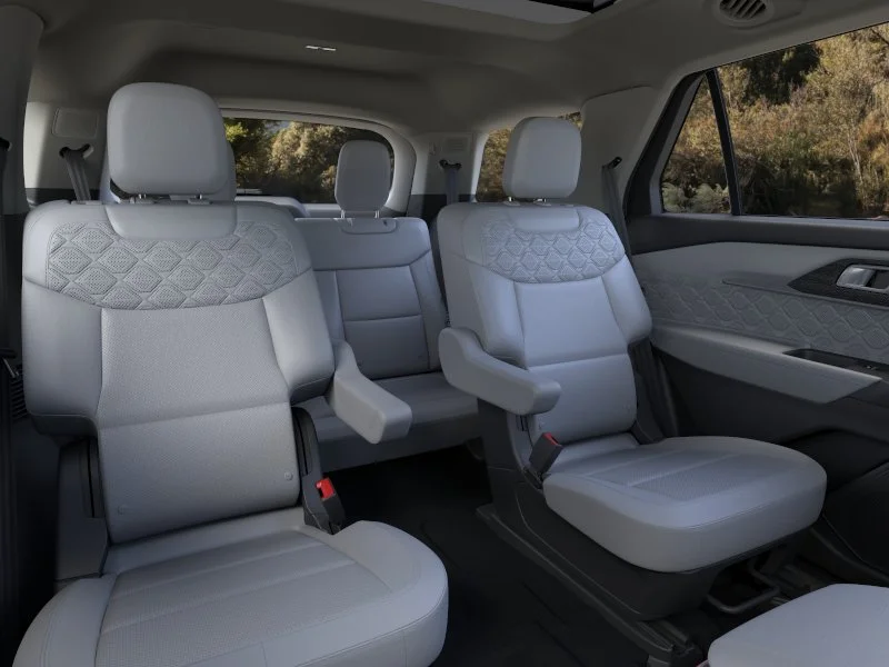 New 2026 Star White Metallic Tri-Coat Ford Platinum™ image 35