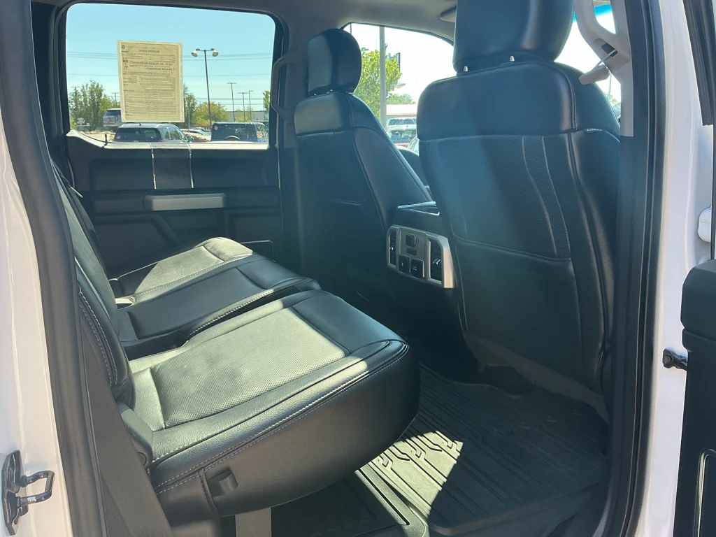 Used 2019 White Platinum Tri-Coat Metallic Ford LARIAT image 16