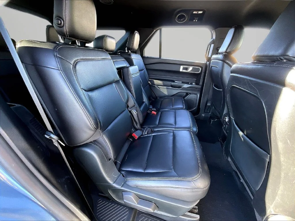Used 2020 Blue Ford XLT image 27