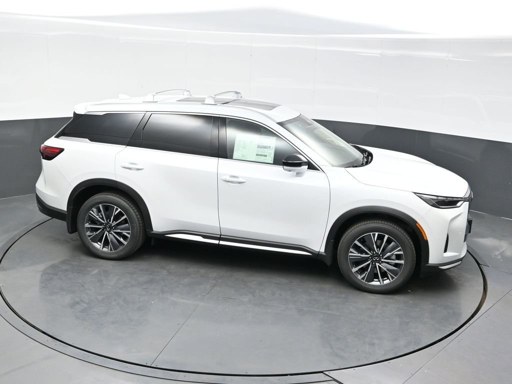 Used 2026 White INFINITI LUXE image 38