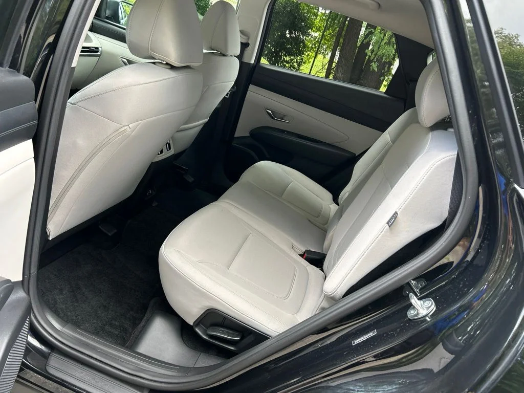 Used 2025 Black Hyundai SEL image 27