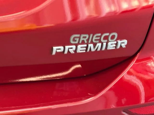 Used 2022 Red Chevrolet Premier image 10