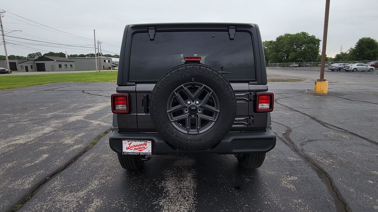 New 2026 Granite Crystal Metallic Clear-Coat Exterior Paint Jeep Sport S image 7