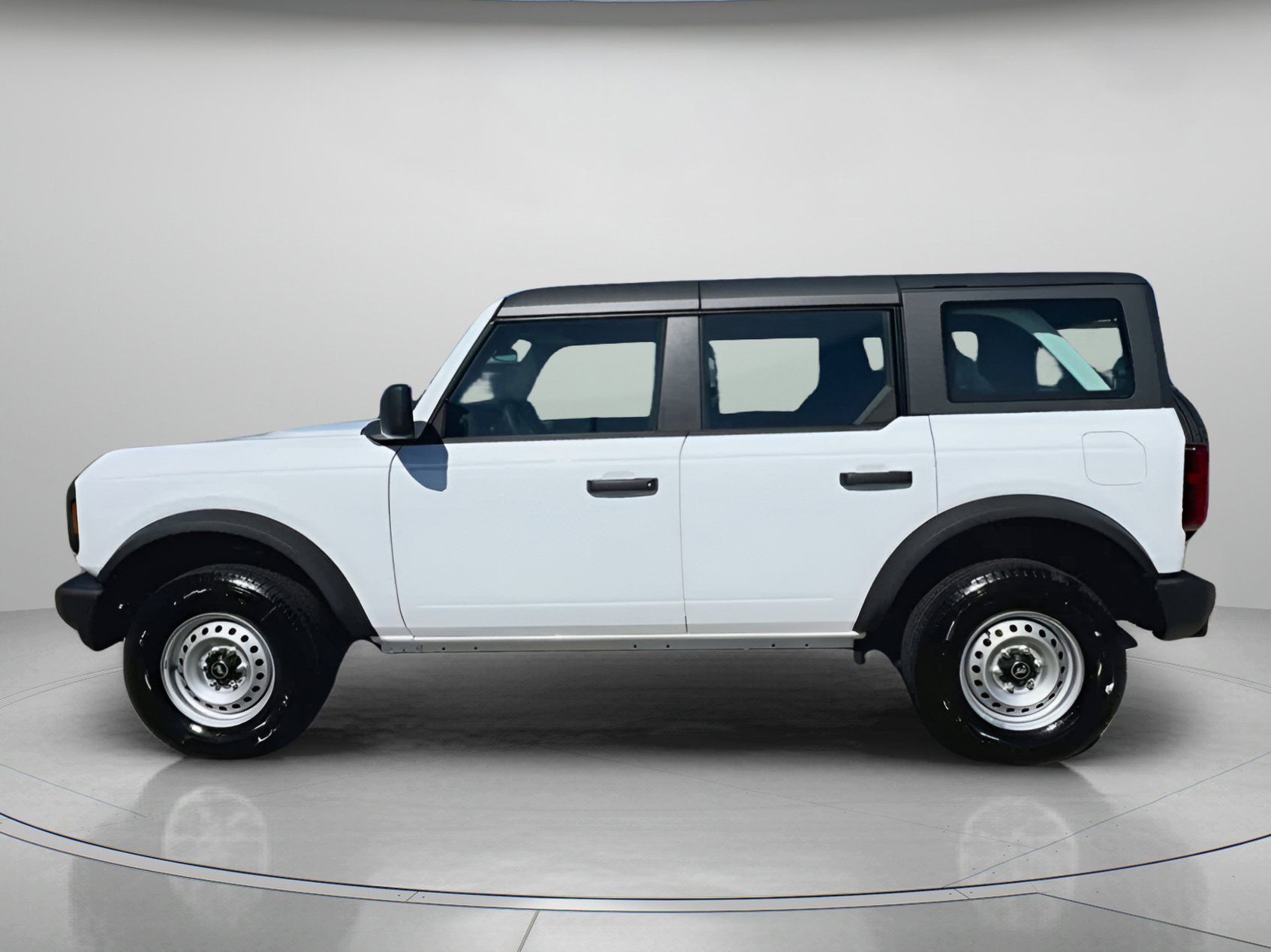 2025 Ford Bronco 4-Door Base - Photo 14
