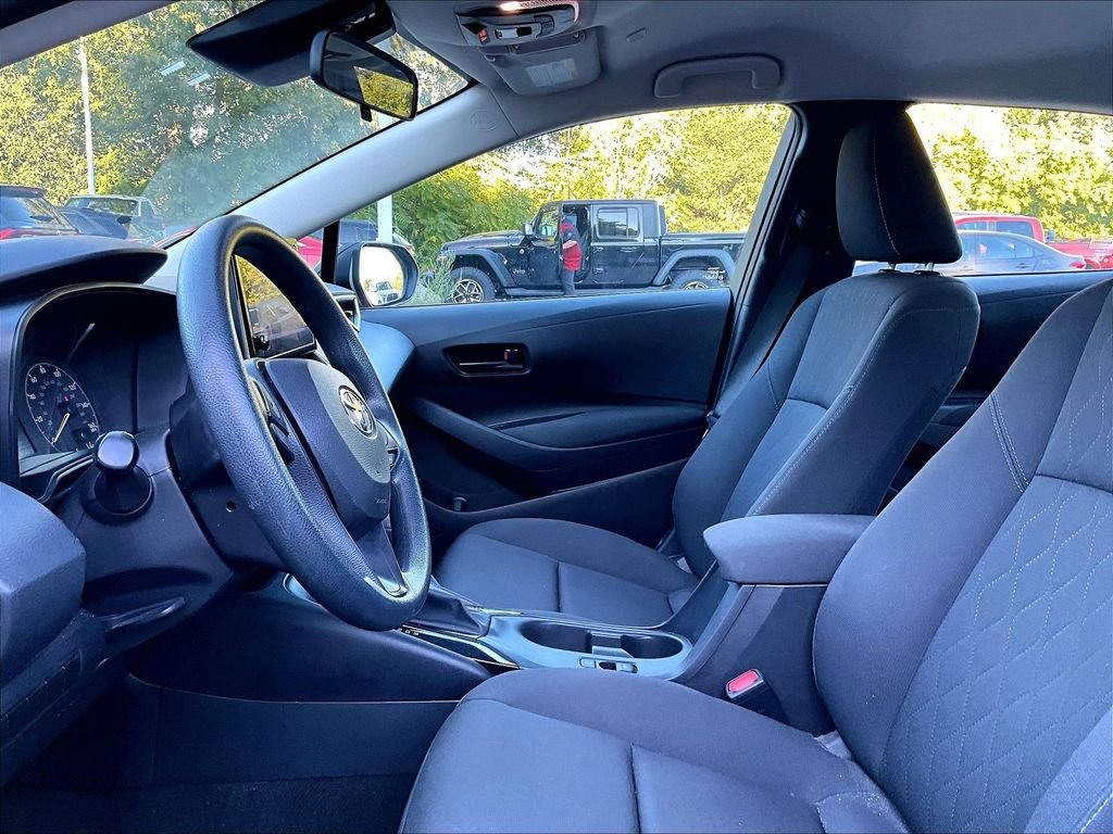 Used 2023  Toyota LE image 4