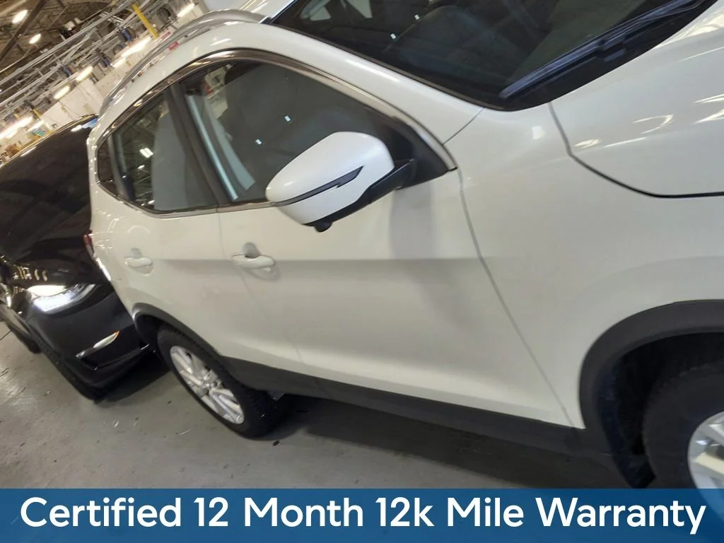 Used 2022 White Nissan SV image 2