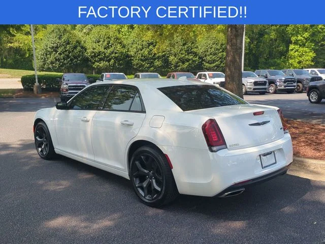 Used 2023 White Chrysler Touring image 3