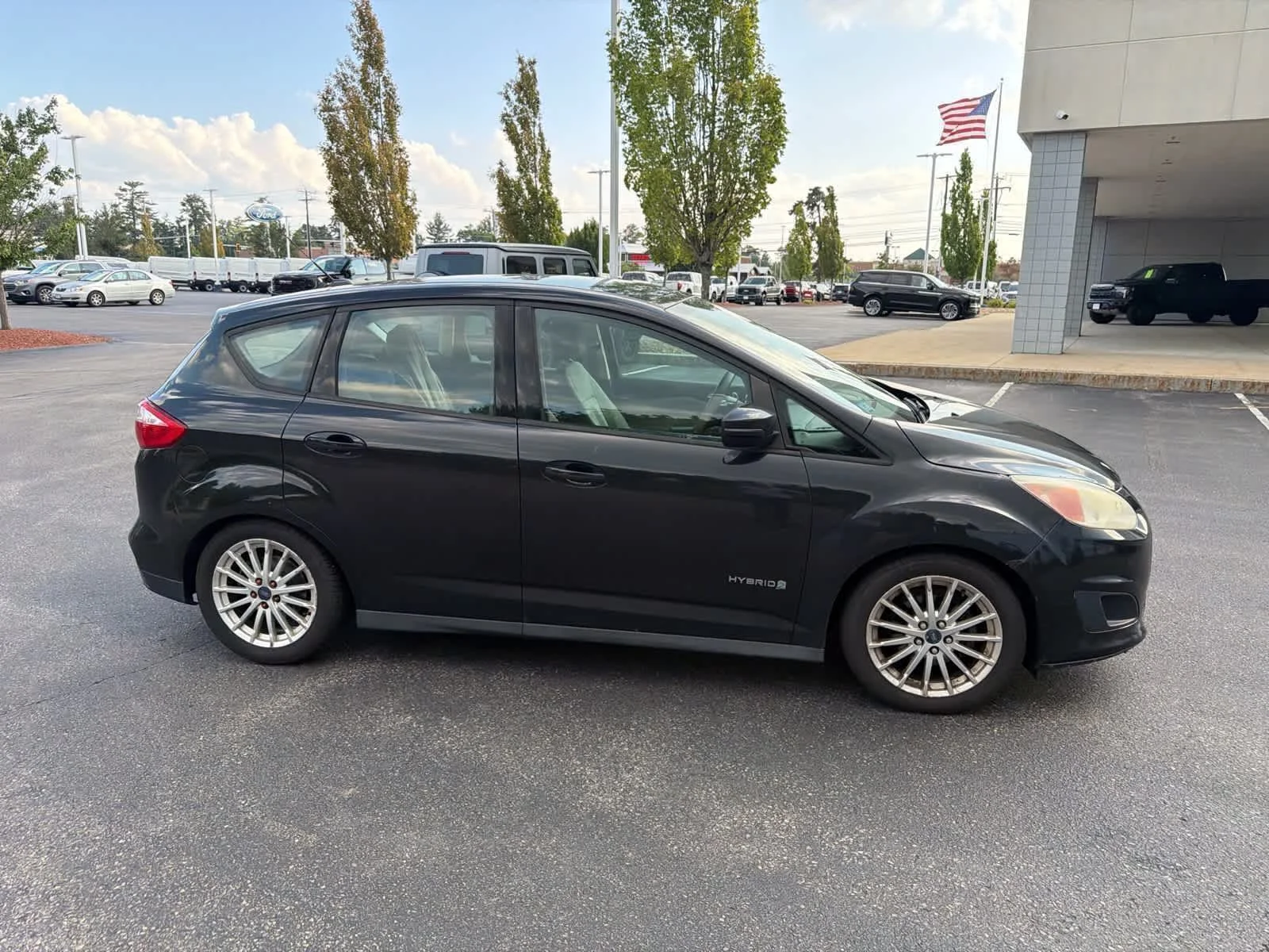 Used 2013 Tuxedo Black Metallic Ford SE image 6
