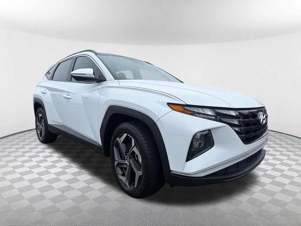 Used 2023 White Hyundai SEL Convenience image 3