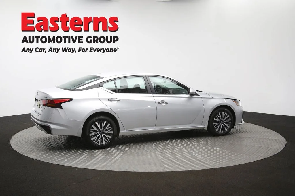 Used 2023 Silver Nissan 2.5 SV image 42
