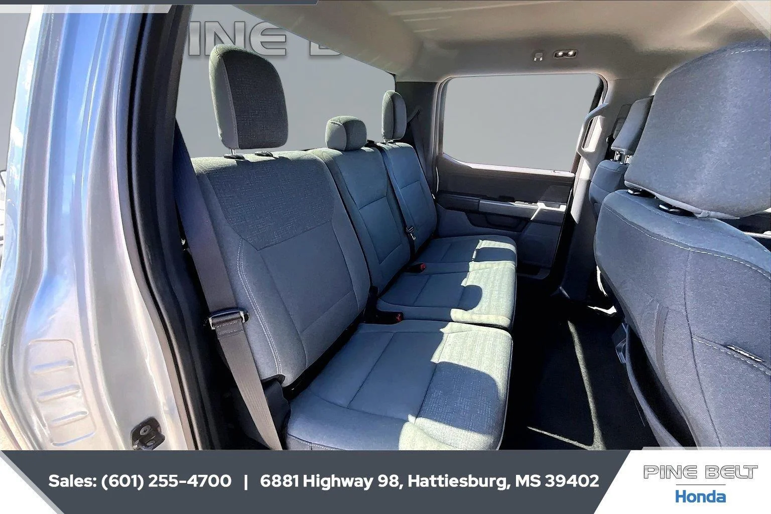 Used 2025 Iconic Silver Ford XLT image 20