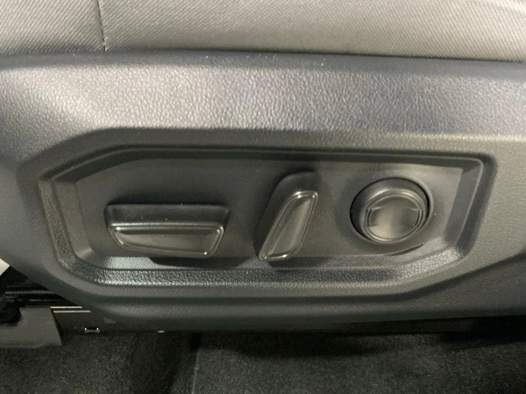 Used 2025 Ice Toyota SR5 image 18