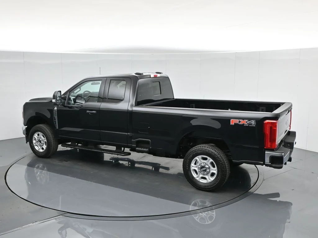 New 2026 Agate Black Metallic Ford XLT image 41