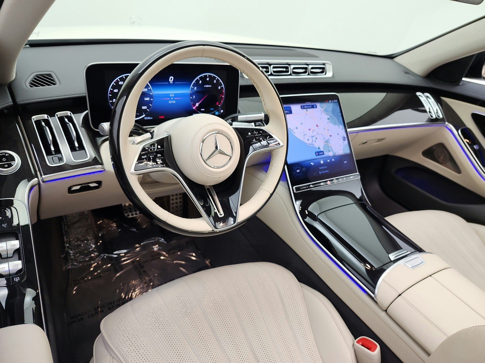 Certified Used 2023 MANUFAKTUR Diamond White Mercedes-Benz S 500 4MATIC® Sedan image 14