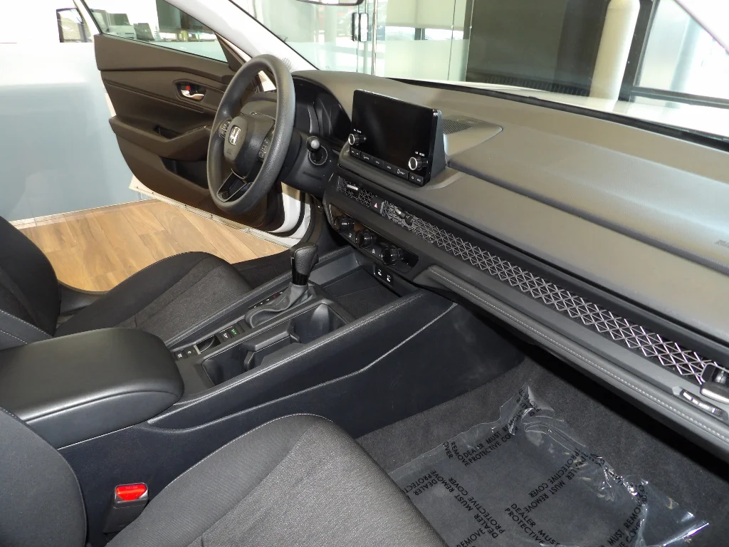 Used 2024 WHITE Honda EX image 13