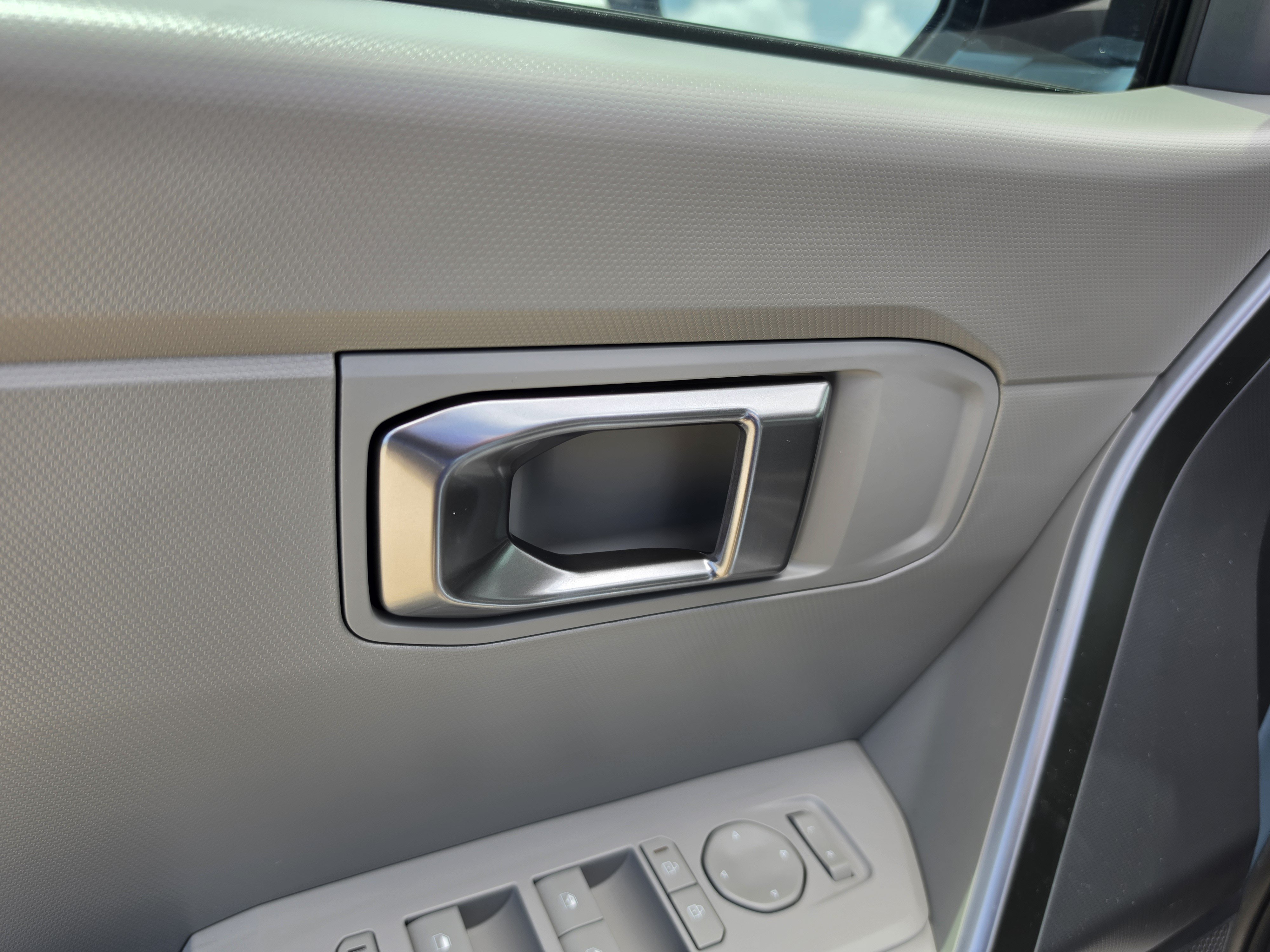 New 2027 Frost Blue Kia S image 18