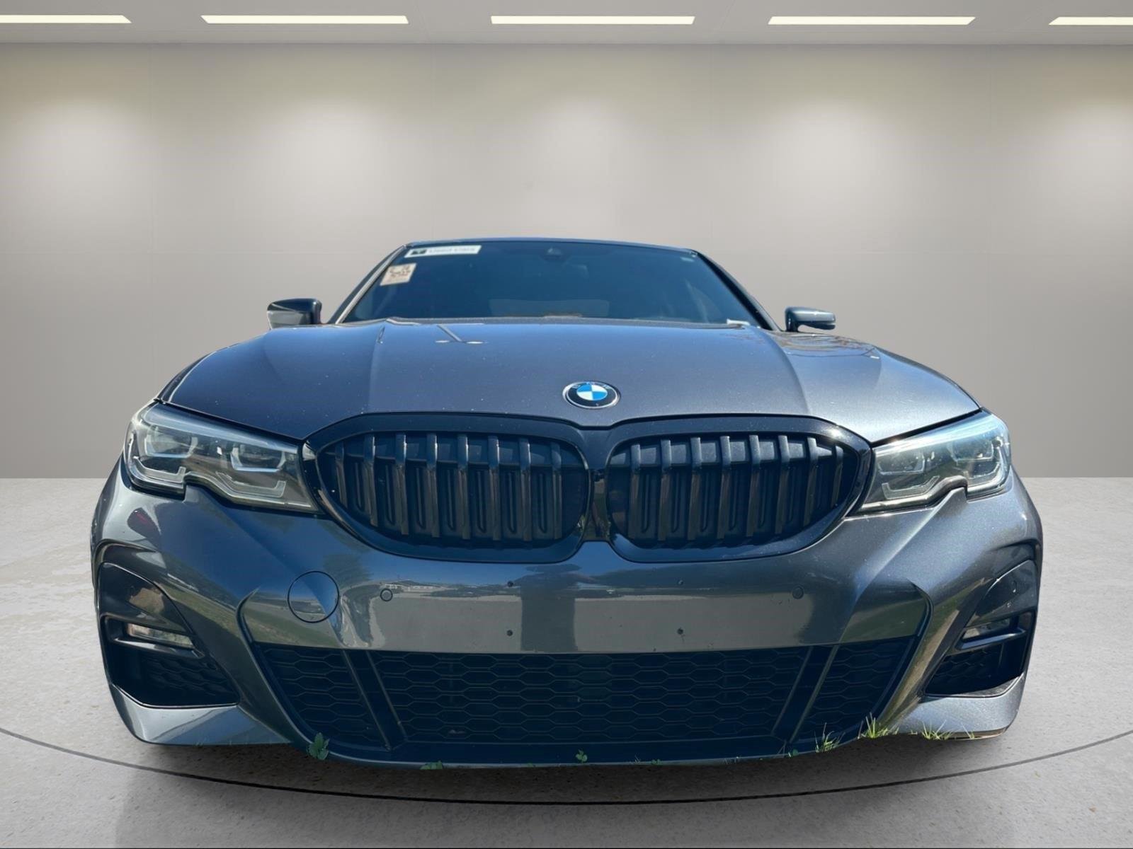 Used 2019 Mineral Gray Metallic BMW 330i xDrive image 9