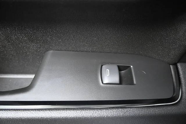 Used 2025 White GMC AT4 image 10