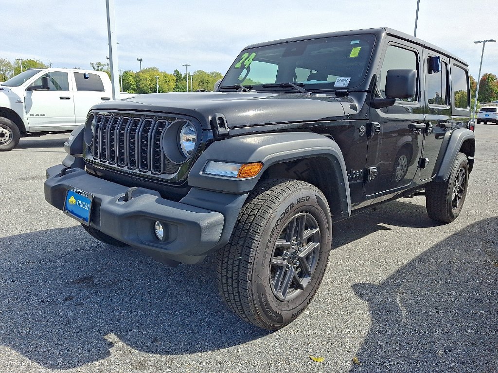 Used 2024 Black Jeep Sport S image 3