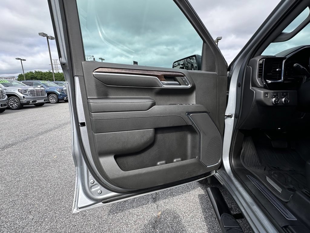 Used 2023 Sterling Metallic GMC Elevation image 23