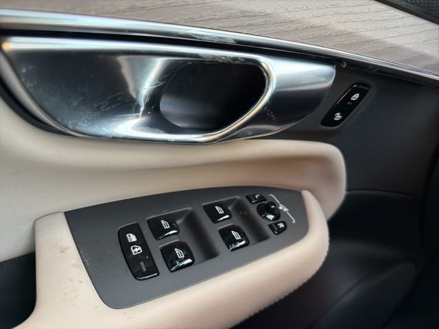 2026 Volvo XC90 Plus - Photo 23