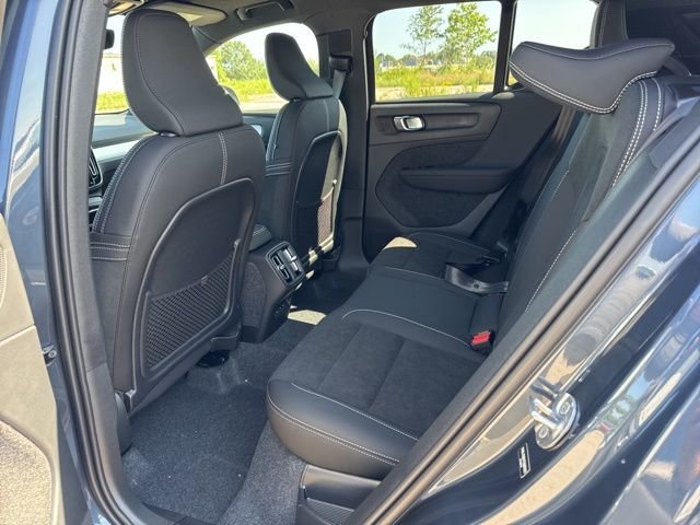 2026 Volvo XC40 Ultra Black Edition - Photo 7